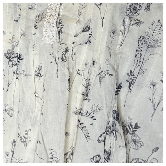 Anthropologie sheer blouse with unique floral print - Picture 7 of 9